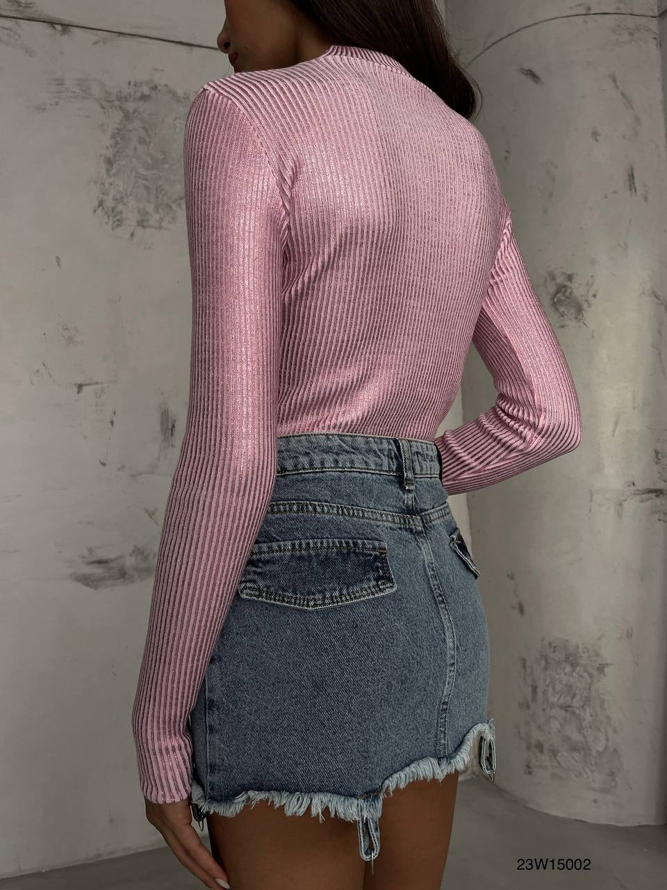 Дамска блуза Marie Pink  https://bvseductive.com/products/дамска-блуза-marie-pink  ефектна блуза в розов цвят втален модел, подчертаващ фигурата с дълъг ръкав и поло яка красиво предложение за Вашата визия