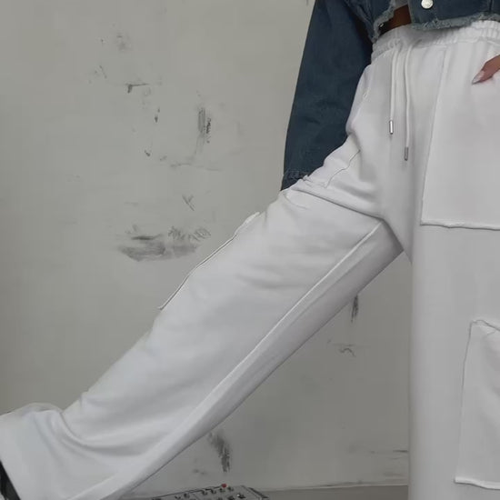 Дамски карго панталон Allti White  https://bvseductive.com/products/дамски-карго-панталон-allti  модерен дамски карго панталон в бял цвят модерен дизайн, свободена кройка висока талия,за повече комфорт и стил идеално допълнение към ежедневния Ви гардероб
