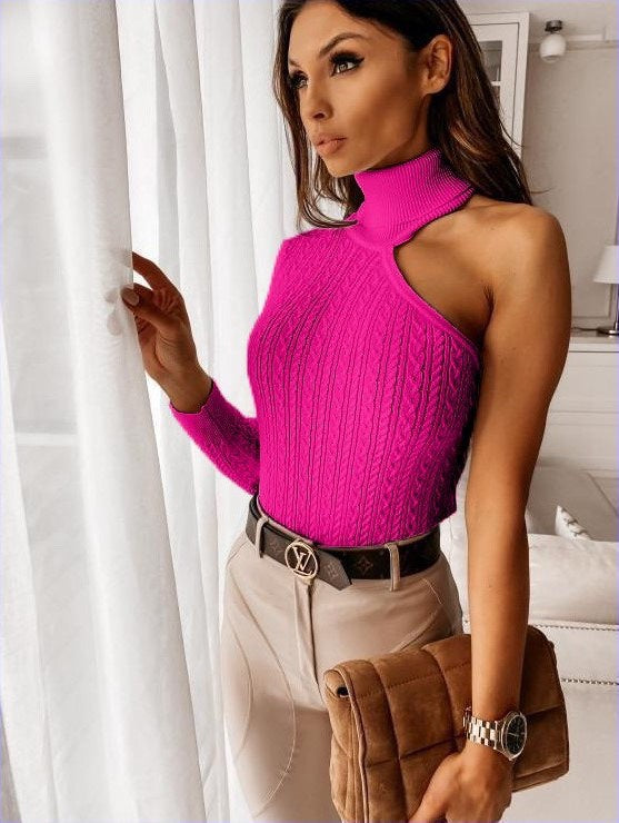 Дамски пуловер TEDI  https://bvseductive.com/products/дамски-пуловер-tedi  модерен дамски пуловер в цвят циклама с поло яка и акцент от един ръкав висококачествена изработка от фино плетиво комбинативен модел, с който ще направите впечатление