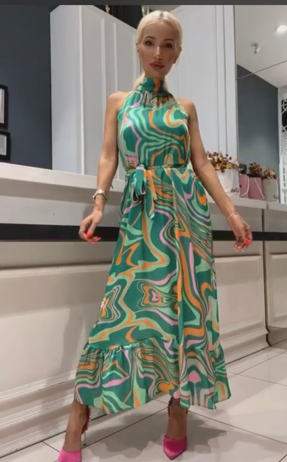 Дамска рокля BETIN  https://bvseductive.com/products/дамска-рокля-betina-5  стилна дълга рокля с красив флорален принт висококачествена изработка от ефирна материя със свободна кройка, подходяща за всяка фигура чудесен избор зДамска рокля Lauren Green  https://bvseductive.com/products/womans-s-dresses-lauren-green  стилна дълга рокля с красив флорален принт висококачествена изработка от ефирна материя със свободна кройка, подходяща за всяка фигура чудесен избор за Вашата..а Вашата нежна, женствена визия