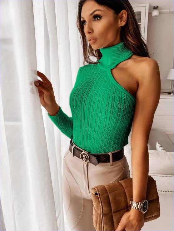 Дамски пуловер TEDI  https://bvseductive.com/products/дамски-пуловер-tedi-1  модерен&nbsp;дамски&nbsp;пуловер в зелен цвят с &nbsp;поло яка и акцент от един ръкав висококачествена изработка от фино плетиво комбинативен модел, с който ще направите впечатление