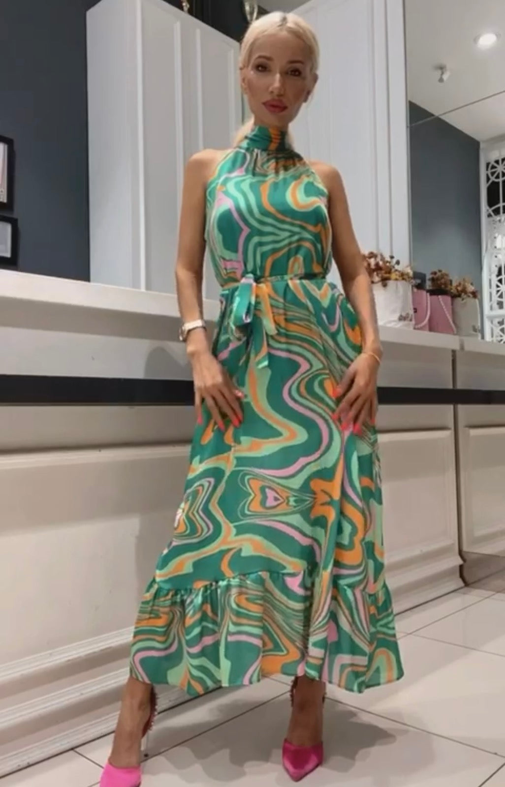 Дамска рокля Lauren Green  https://bvseductive.com/products/womans-s-dresses-lauren-green  стилна дълга рокля с красив флорален принт висококачествена изработка от ефирна материя със свободна кройка, подходяща за всяка фигура чудесен избор за Вашата..