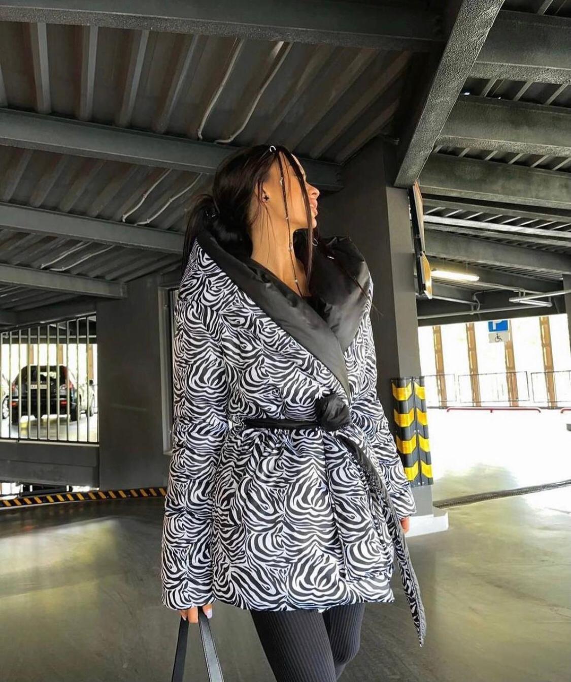 Дамско яке SABRINA  https://bvseductive.com/products/women-s-jackets-sabrina-3  красиво двулицево яке с ефектен дизайн в цвят черно и бяло отлично предложение за ежедневието през хладните дни