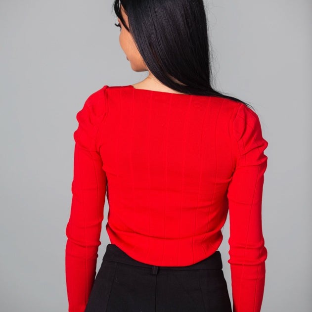 Дамска блуза TERSINA  https://bvseductive.com/products/дамска-блуза-tersina-1  100 % полиестер тренди дамска блуза в червен цвят&nbsp; модел с модерен и атрактивен дизайн атуално предложение за периода есен/зима чудесен избор за красива и женствена визия&nbsp;