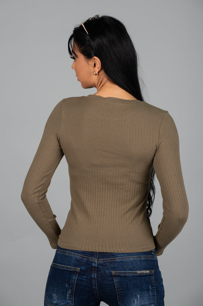 Дамска блуза FARIANA  https://bvseductive.com/products/дамска-блуза-fariana-2  95 % памук 5 % еластан модерна&nbsp; &nbsp;дамска блуза&nbsp;&nbsp;в маслено зелен цвят материята е широк рипс с вталена кройка, похдодяща за всеки модел с изчистен и класически дизайн практично предложение за ежедневието