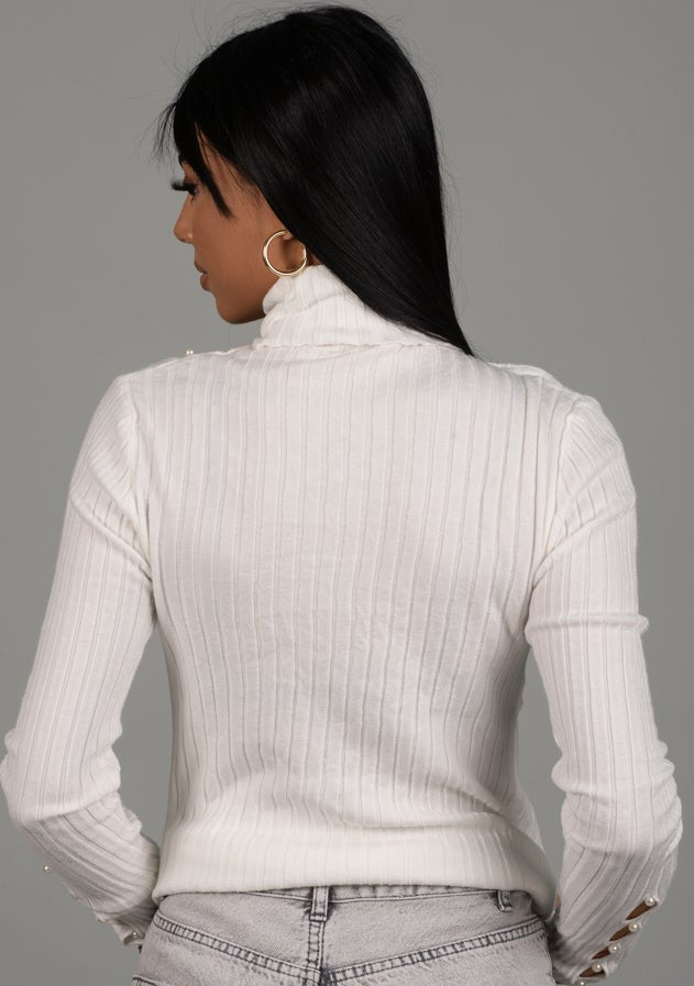 Дамска блуза NERDINA  https://bvseductive.com/products/дамска-блуза-nerdina-5  50% вискоза 50% полиестер модерна дамска блуза в бял цвят модел по тялото с фина поло яка акцентирана с нежни перли за вашата нежна визия блуза&nbsp;NERDINA