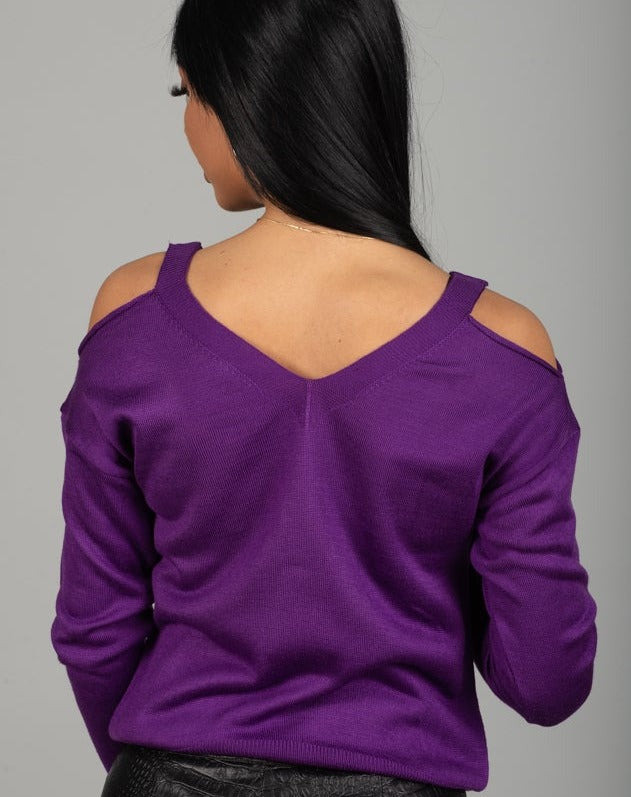 Дамска блуза DILGERMA  https://bvseductive.com/products/дамска-блуза-dilgerma-1  100% акрил ефектна дамска блуза в&nbsp; лилав цвят&nbsp; изработена от изклучително фино плетиво с шпиц деколте и голо рамо блузата се комбинира лесно модерно предложение за ежедневието
