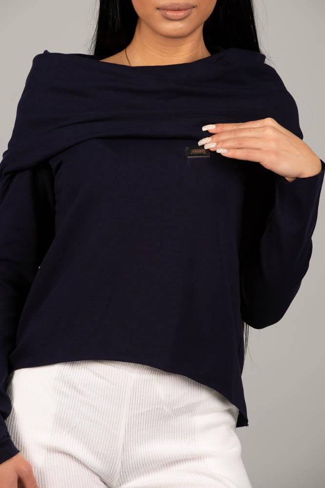 Дамска блуза LARISEL  https://bvseductive.com/products/дамска-блуза-larisel  100 % памук стилна дамска блуза в тъмно син цвят широка и обърната яка&nbsp; свободна кройка, подходяща за всяка фигура тренди предложение за младежка визия