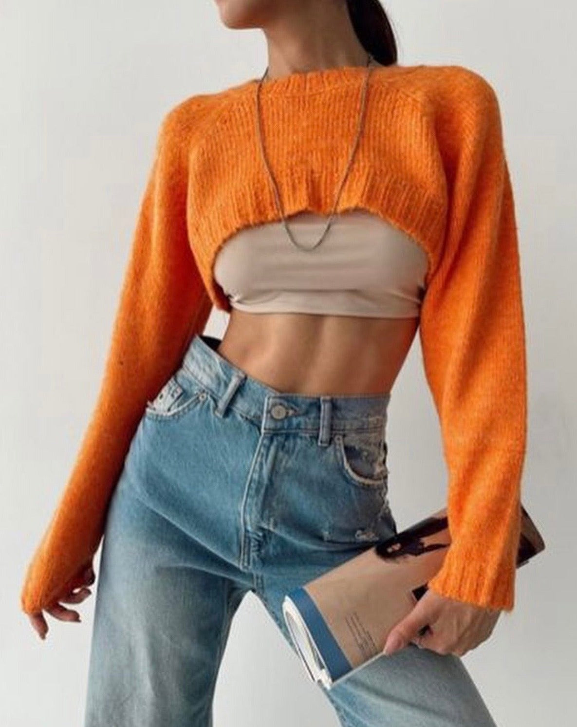 Дамски пуловер POLLA  https://bvseductive.com/products/дамски-пуловер-polla  50 % памук 50 % акрил къс оранжев пуловер със стилен дизайн висококачествена&nbsp;изработка от фино плетиво модел , който лесно може да се съчетава чудесен избор за ежедневна визия