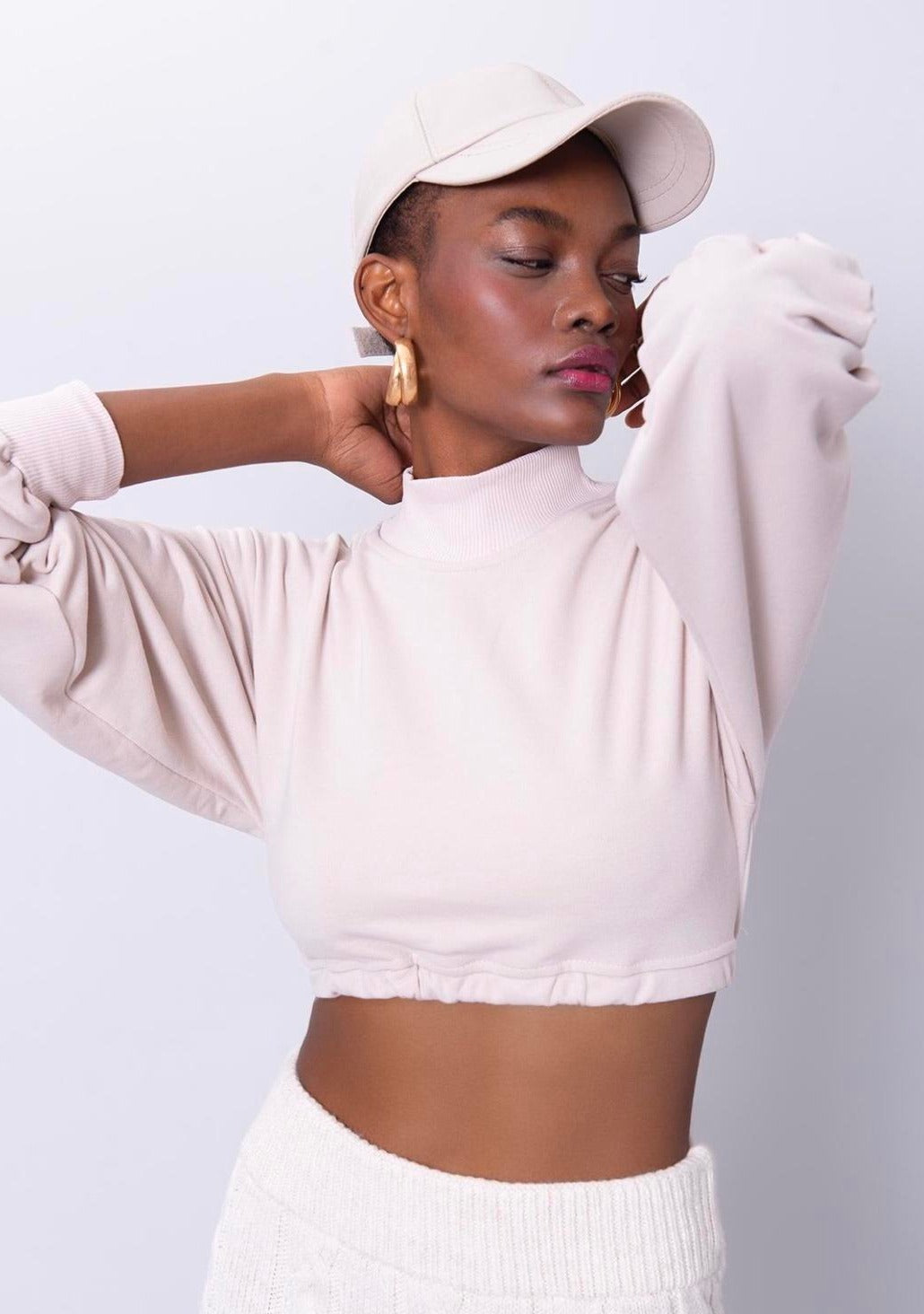 Дамска блуза BELSSA  https://bvseductive.com/products/дамска-блуза-belssa  50 % памук 50 % полиестер модерна къса блуза в бежов цвят модел с ефектен гол гръб и връзки позволява лесно да се комбинира супер предложение за сезон пролет/есен тренди избор за Вашата визия&nbsp;