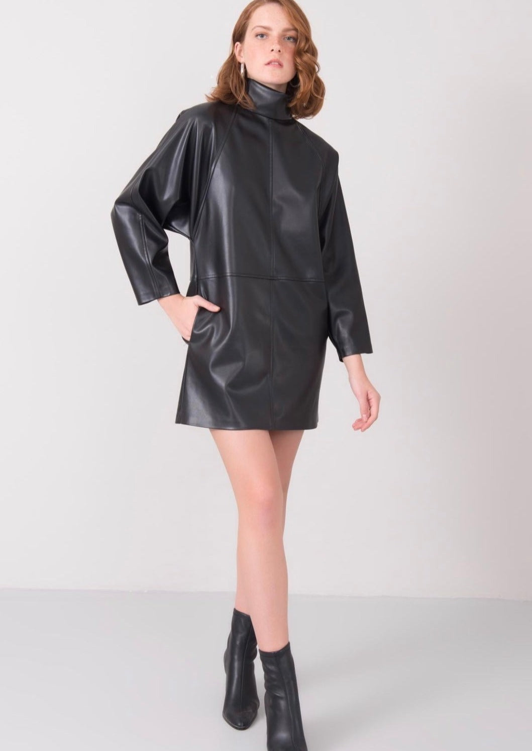 Дамска рокля RALIANA  https://bvseductive.com/products/дамска-рокля-raliana  еко кожа модерна кожена&nbsp; рокля в черен цвят изработена от висококачествена еко кожа&nbsp; чудесен избор за Вашата визия