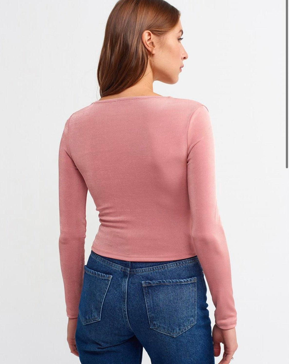 Дамска блуза CARLLA  https://bvseductive.com/products/дамска-блуза-carlla-1  5 % ликра 95 % пoлиестер секси дамска блуза в цвят пудра модел с регулираща се дължина подчертава женските извивки позволява лесно да се комбинира чудесен избор за Вашето секси излъчване красиво предложение за всекидневна визия