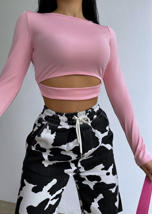 Дамска блуза BILQNA  https://bvseductive.com/products/дамска-блуза-bilqna-4  ефектна дамска блуза в розов цвят&nbsp; моделът е с къса дължина и дълги ръкави втален силует, подчертаващ фигурата с обло деколте и&nbsp;акцент с отвор чудесно предложение за различни модни съчетания