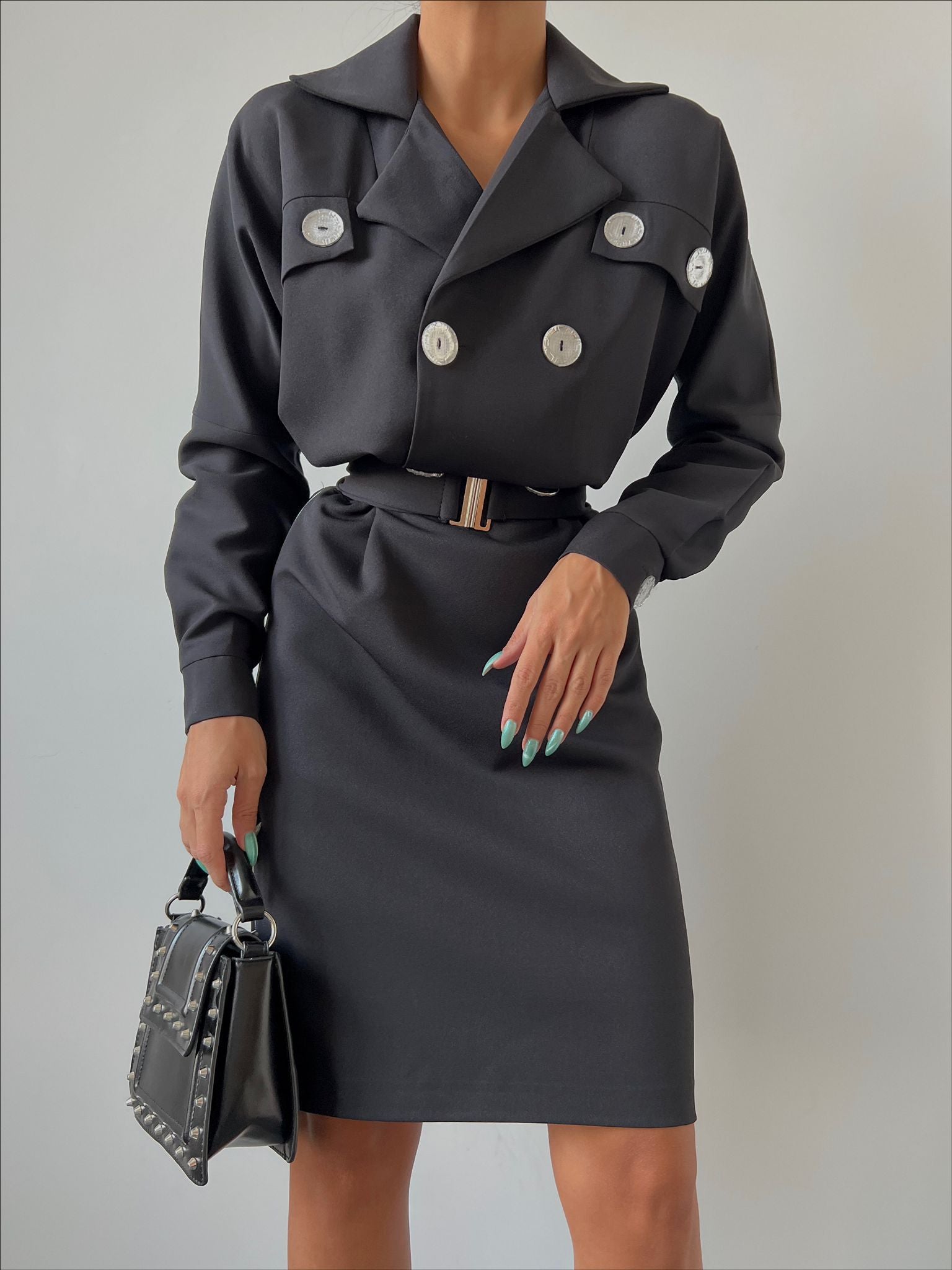 Дамска рокля BENI BLACK  https://bvseductive.com/products/womans-s-dresses-beni-black  елегантна рокля в черен цвят съставена от приятна на допир материя с вталена кройка, подчертаваща силуета страхотен избор за ослепителна визия 100% полиестер...